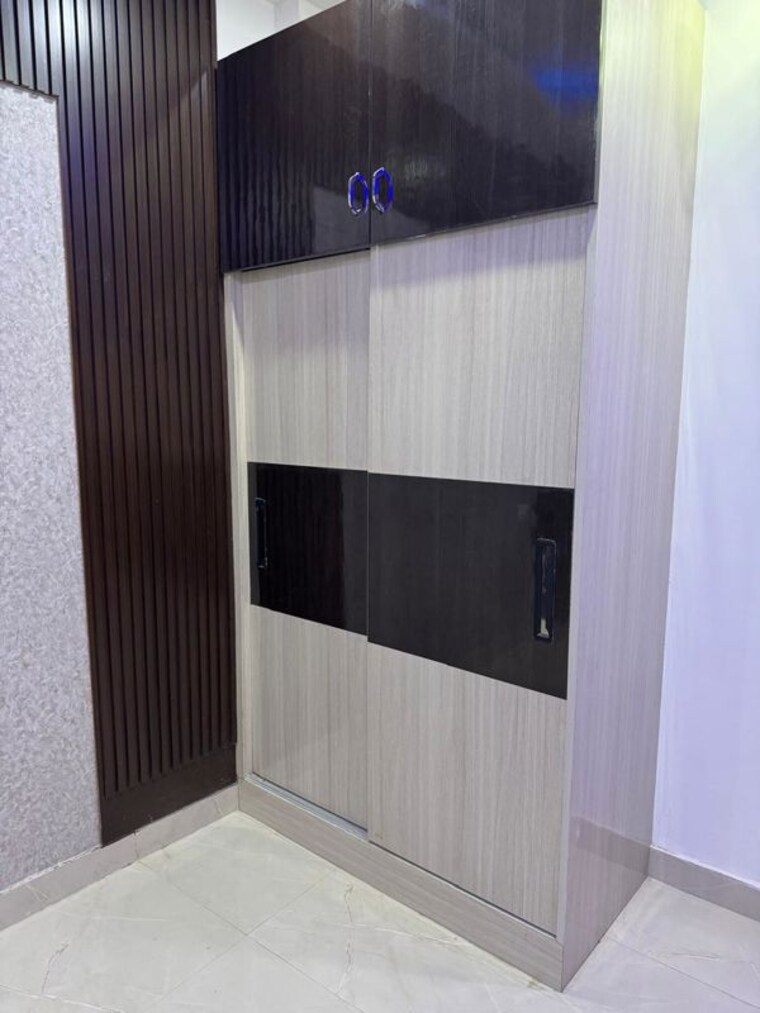 Bathroom, dwarka mor 3 Bedroom 1000 Sq.Ft. Builder Floor In Dwarka Mor Delhi 10415254