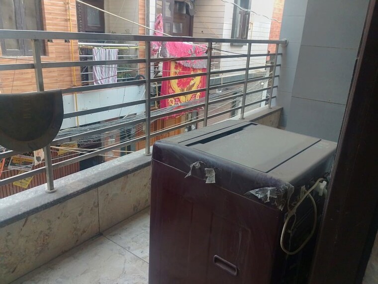 Kitchen, dwarka mor 3 Bedroom 1200 Sq.Ft. Builder Floor In Dwarka Mor Delhi 10415266