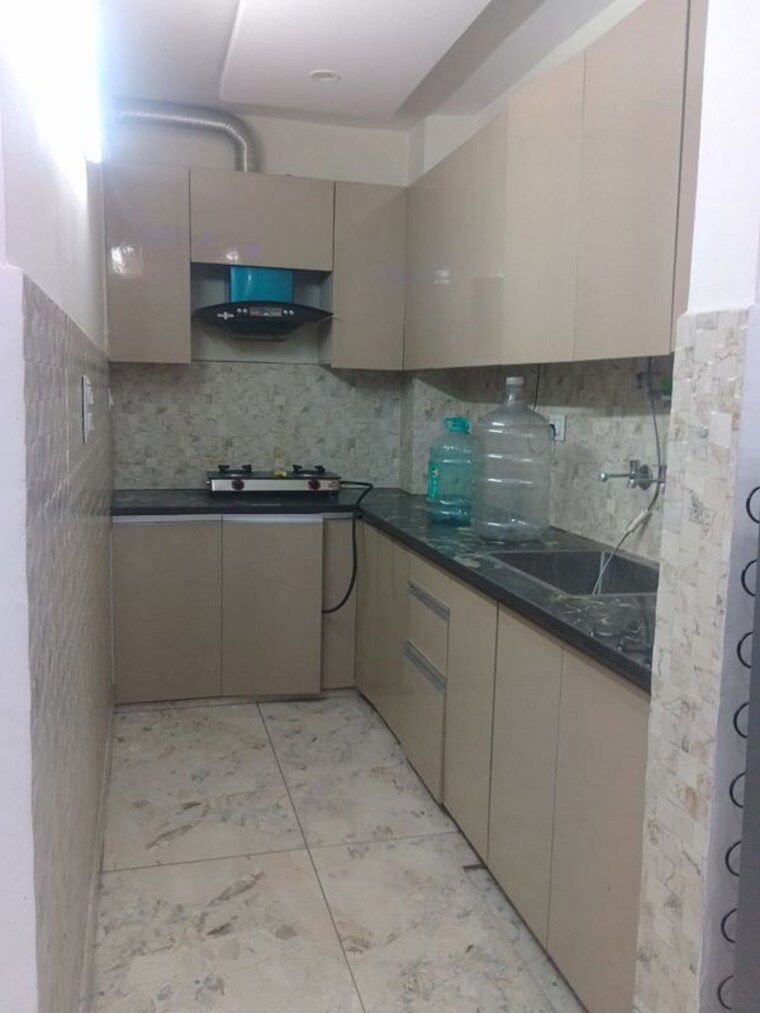 Kitchen, dwarka mor 3 Bedroom 1200 Sq.Ft. Builder Floor In Dwarka Mor Delhi 10415266