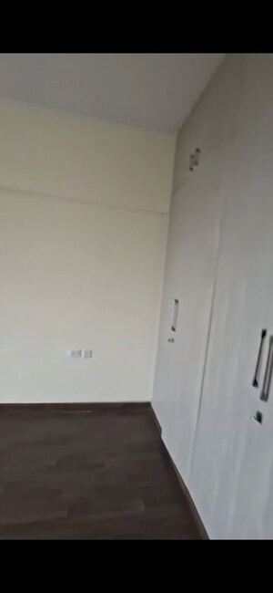 Furnished Amenities in 3 BHK Apartment at BPTP Discovery Park, Sector 80 – for Rent