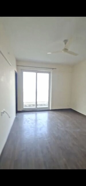 Room in 3 BHK Apartment at BPTP Discovery Park, Sector 80 – for Rent