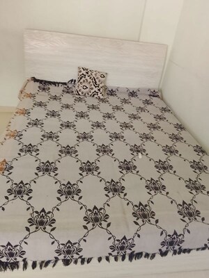 Room in 2 BHK Apartment at Sadafully Park, Aundh – for Rent