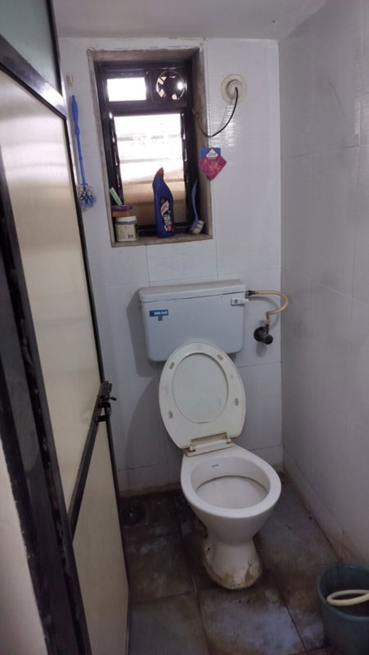 Bathroom, worli 1 Bedroom 350 Sq.Ft. Apartment In Worli Mumbai 10415263