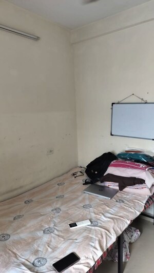 Team Area in 1 BHK Apartment at Worli – for Rent