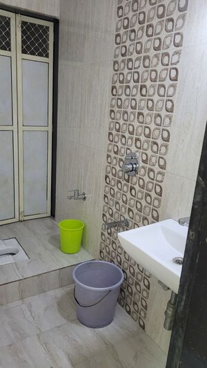 Bathroom in 4 BHK Apartment at Konkan pride, Ulwe – for Rent