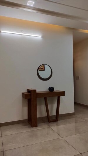 Room in 3 BHK Builder Floor at Dwarka Mor – for Rent
