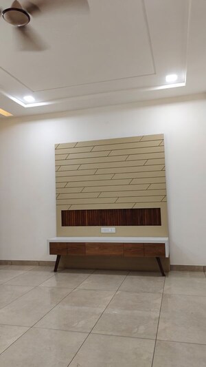 Furnished Amenities in 3 BHK Builder Floor at Dwarka Mor – for Rent