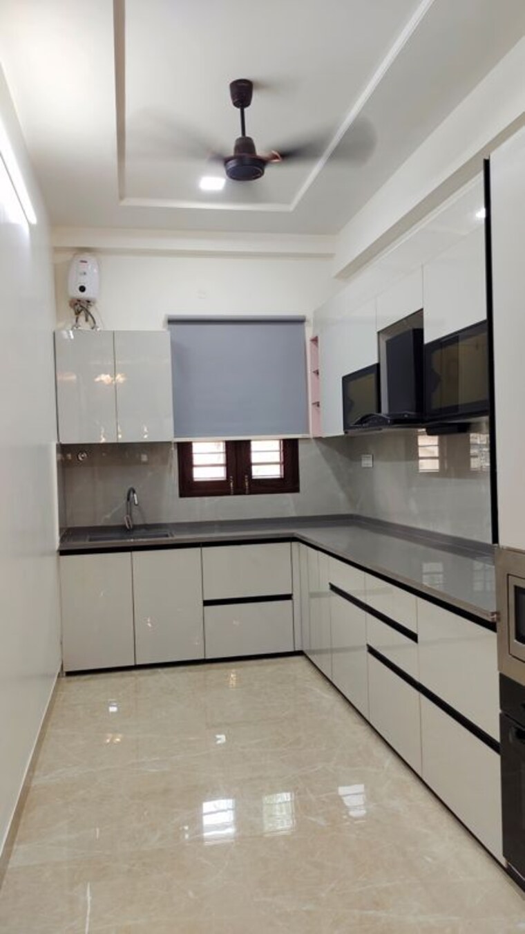 Kitchen, dwarka mor 3 Bedroom 1450 Sq.Ft. Builder Floor In Dwarka Mor Delhi 10415300