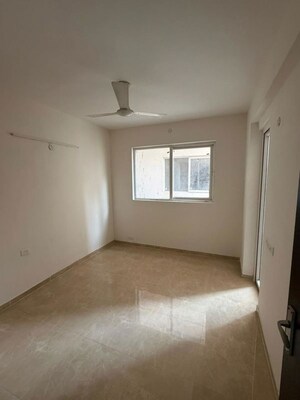 Room in 2.5 BHK Builder Floor at Signature The Serenas, Sohna Sector 36 – for Rent