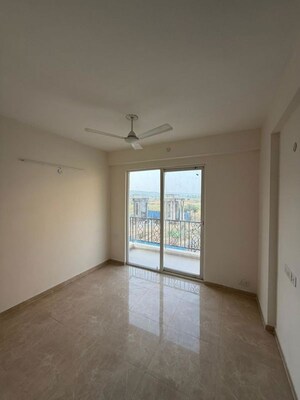 Room in 2.5 BHK Builder Floor at Signature The Serenas, Sohna Sector 36 – for Rent