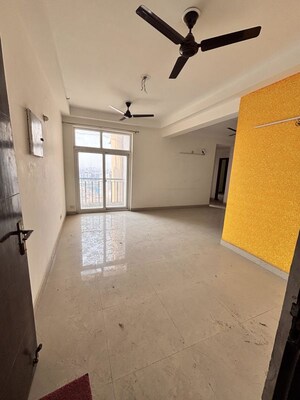 Room in 3.5 BHK Apartment at Amrapali Zodiac, Sector 120 – for Sale