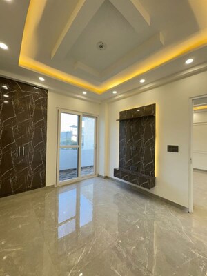 Room in 4 BHK Builder Floor at Green Fields Colony – for Sale
