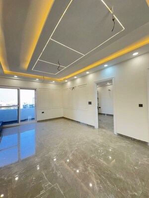 Room in 4 BHK Builder Floor at Green Fields Colony – for Sale