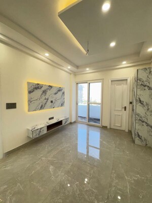 Room in 4 BHK Builder Floor at Green Fields Colony – for Sale