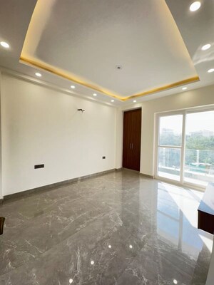 Room in 4 BHK Builder Floor at Green Fields Colony – for Sale