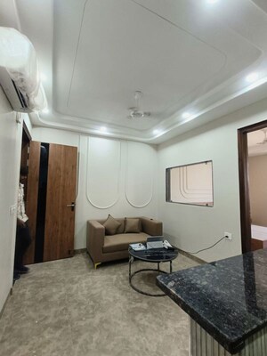 Team Area in 2.5 BHK Apartment at Imperia Esfera, Sector 37c – for Sale