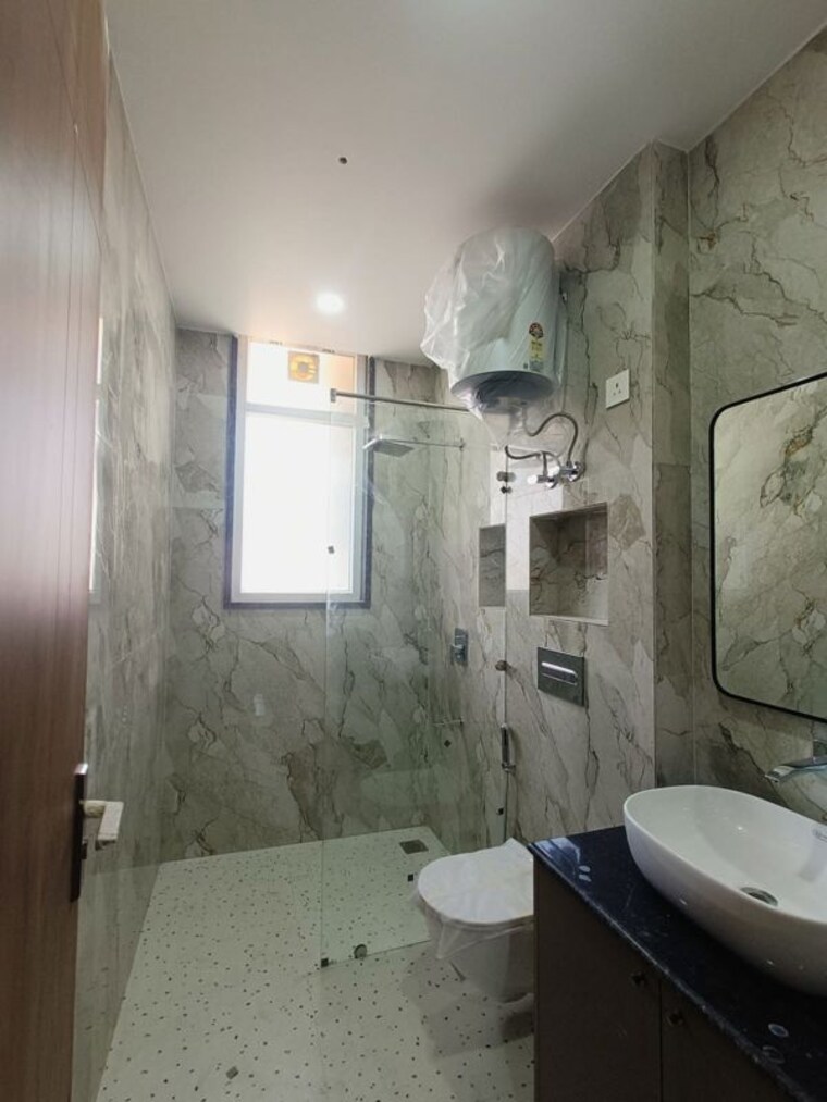 Bathroom, imperia-esfera 2.5 Bedroom 1578 Sq.Ft. Apartment In Sector 37c Gurgaon 10415323
