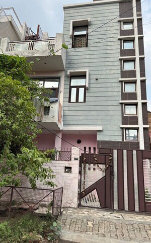 6 BHK Independent House For Sale in Vasundhara Sector 9