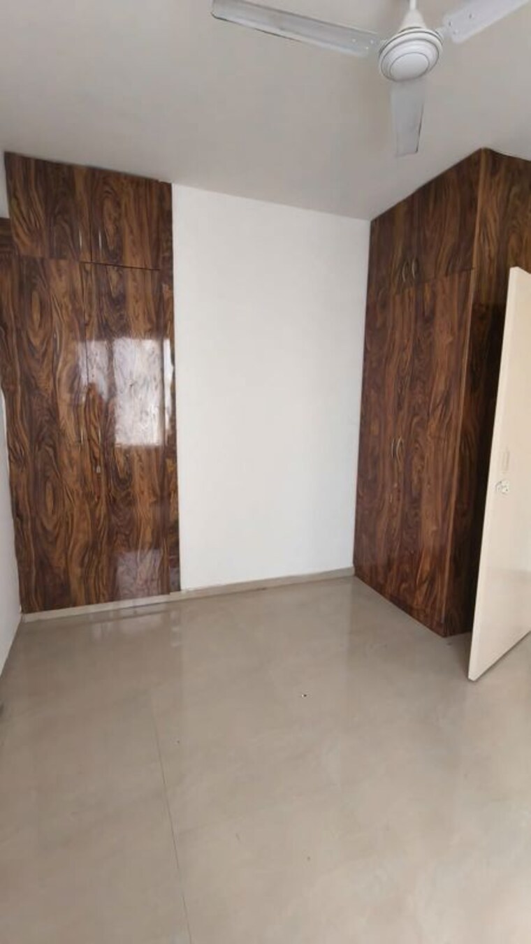 Room, rof-aalayas 2 Bedroom 430 Sq.Ft. Apartment In Sector 102 Gurgaon 10415325