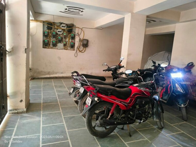  Parking, nawada 2.5 Bedroom 1150 Sq.Ft. Builder Floor In Nawada Delhi 10415350