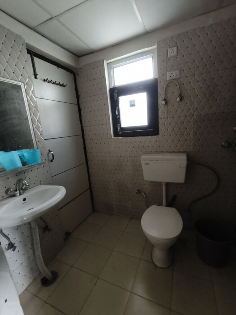 Bathroom, nk-sharma-savitry-greens-2 2 Bedroom 850 Sq.Ft. Builder Floor In Ghazipur Zirakpur 10415381