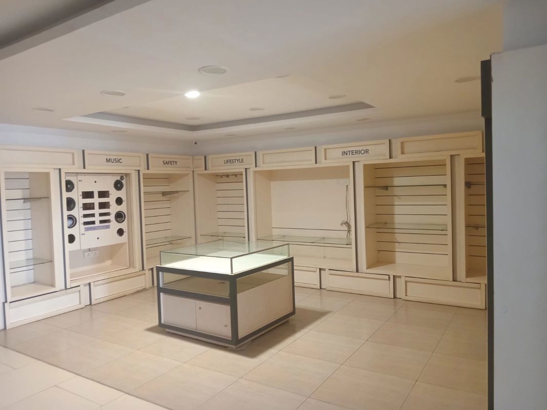 Showroom For Rent in Argora