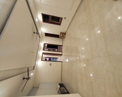 3 BHK + Pooja Room,Servant Room,Extra Room Builder Floor For Rent in Green Fields Colony
