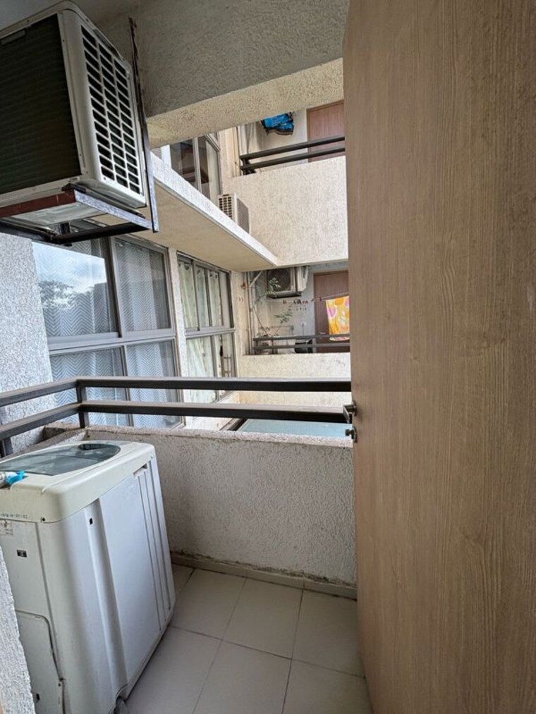 Balcony, lodha-unica 1 Bedroom 351 Sq.Ft. Apartment In Jogeshwari West Mumbai 10415446