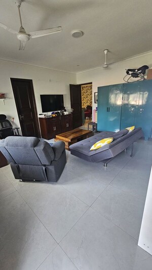 Living Room in 3 BHK Villa at Sector 23 – for Rent