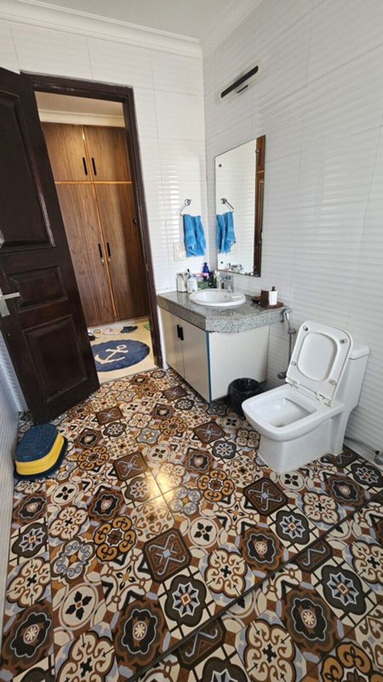 Team Area, sector 23 3 Bedroom 2000 Sq.Ft. Villa In Sector 23 Gurgaon 10415467
