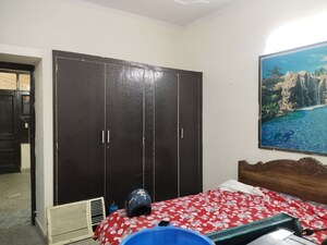 Bedroom in 2 BHK Builder Floor at Sector 37 – for Rent