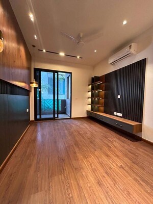 Room in 4 BHK Apartment at Experion The Heart Song, Sector 108 – for Sale