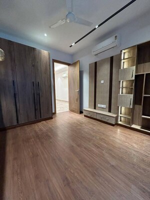 Room in 4 BHK Apartment at Experion The Heart Song, Sector 108 – for Sale