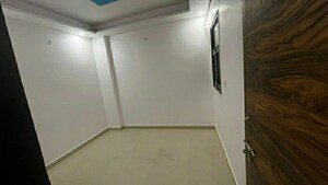 Room in 2.5 BHK Builder Floor at Dwarka Mor – for Rent