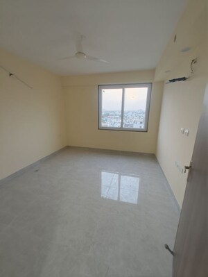 Room in 3 BHK Apartment at Terraza Greens, Mansarovar – for Rent