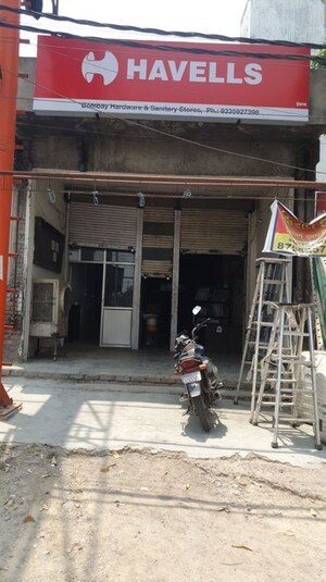 Showroom For Rent in Acumen Sai Ashish, Kanpur Road