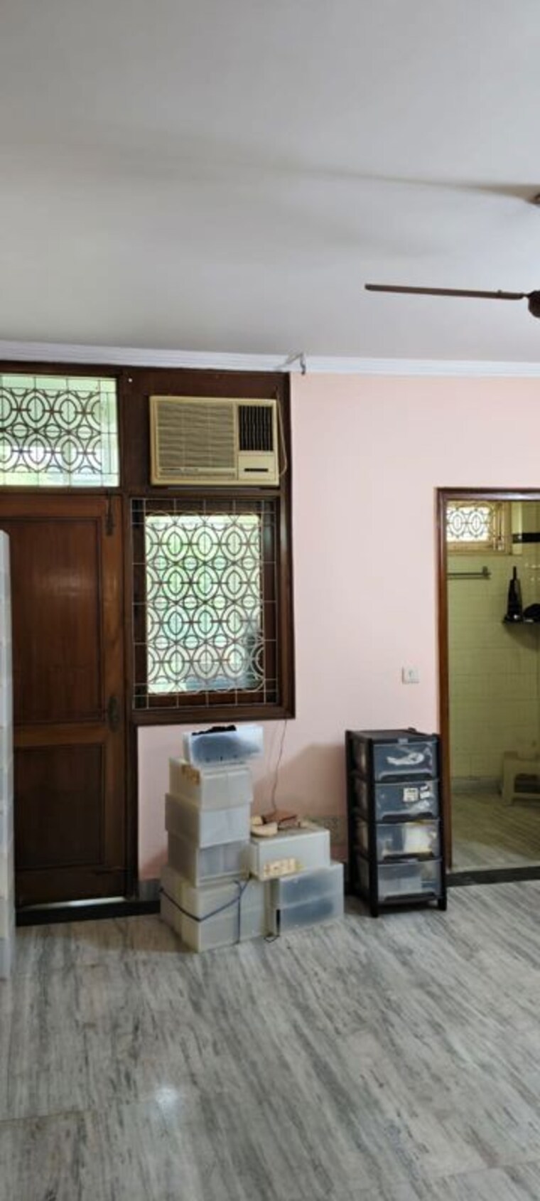 Team Area, lajpat nagar ii 3 Bedroom 200 Sq.Yd. Builder Floor In Lajpat Nagar ii Delhi 10415569