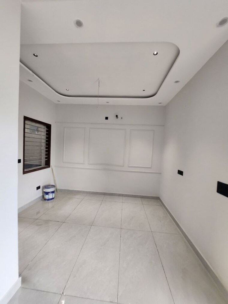 Room, ambala highway 3 Bedroom 123 Sq.Yd. Independent House In Ambala Highway Zirakpur 10415566