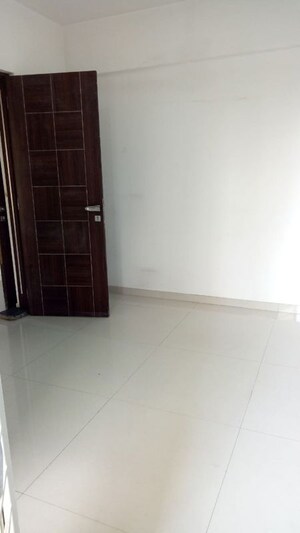 Room in 2 BHK Apartment at Essen Aishwaryam Comfort Phase-I, Akurdi – for Rent