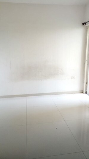 Room in 2 BHK Apartment at Essen Aishwaryam Comfort Phase-I, Akurdi – for Rent