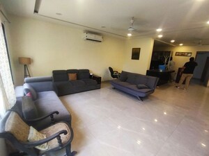 Team Area in 3 BHK Builder Floor at Greater Kailash ii – for Rent