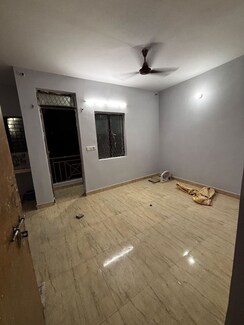 1 RkBuilder Floor For Rent in Khirki Extension