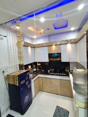 Team Area in 3 BHK Builder Floor at Dwarka Mor – for Rent