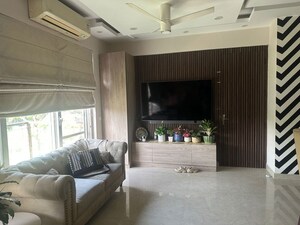 Living Room in 3 BHK Builder Floor at BPTP Floors, Sector 70 – for Rent