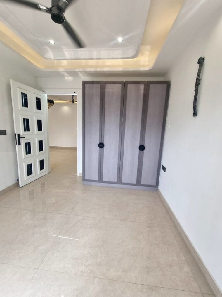 Room, parklands 4 Bedroom 250 Sq.Yd. Builder Floor In Sector 85 Faridabad 10415623