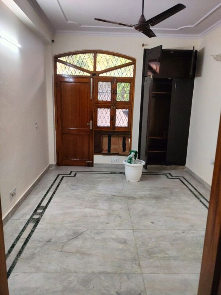 Room, janakpuri 3 Bedroom 1350 Sq.Ft. Apartment In Janakpuri Delhi 10415652