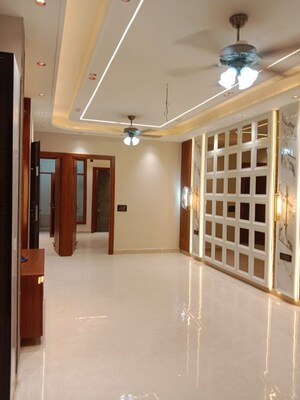 Room in 4 BHK Apartment at Apex The Kremlin, Siddharth Vihar – for Sale