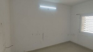  Shop For Rent in Gomti Nagar