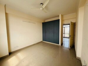 Room in 4 BHK Apartment at Eldeco Eternia, Sitapur Road – for Rent