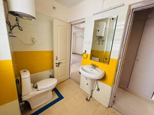 Team Area in 4 BHK Apartment at Eldeco Eternia, Sitapur Road – for Rent